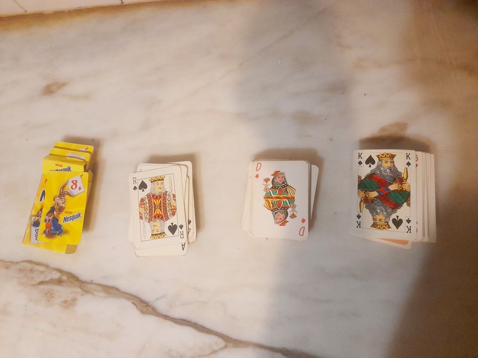 Conjunto de 4 Baralhos de Cartas Vintage