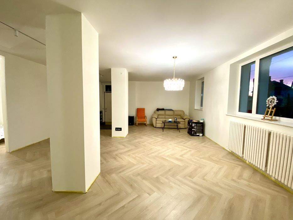 Продам квартиру з ремонтом, біля річки, 110,4 м.кв, поряд з парком