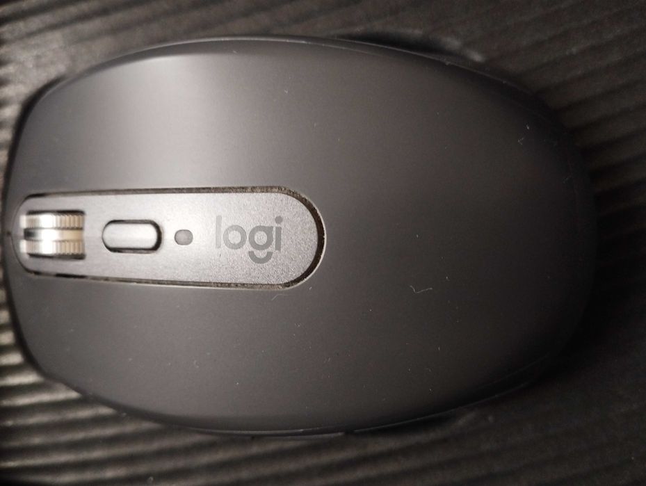 Logitech комп'ютерна бездротова миша