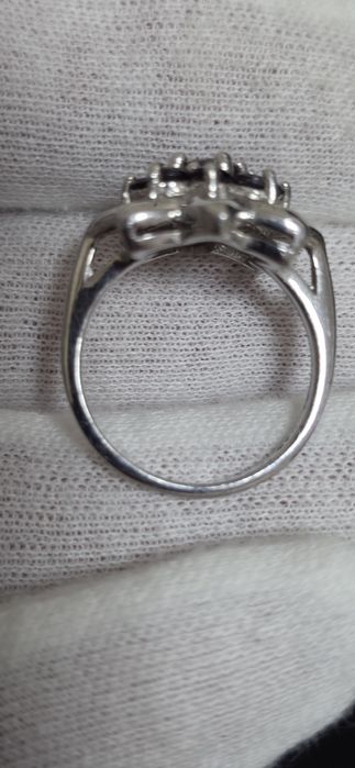 Срібний набір з гранатом.