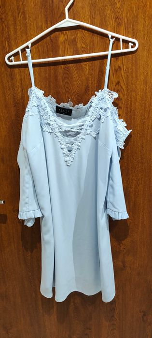 Niebieska, ażurowa sukienka - Mohito