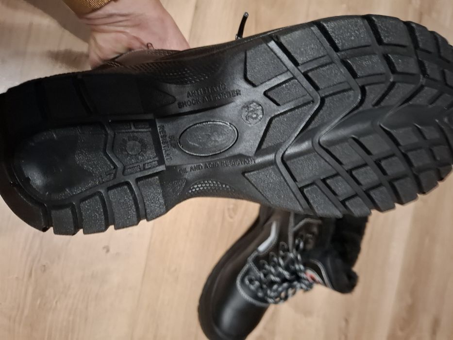 Obuwie robocze,  bezpieczne BEARFIELD ocieplane