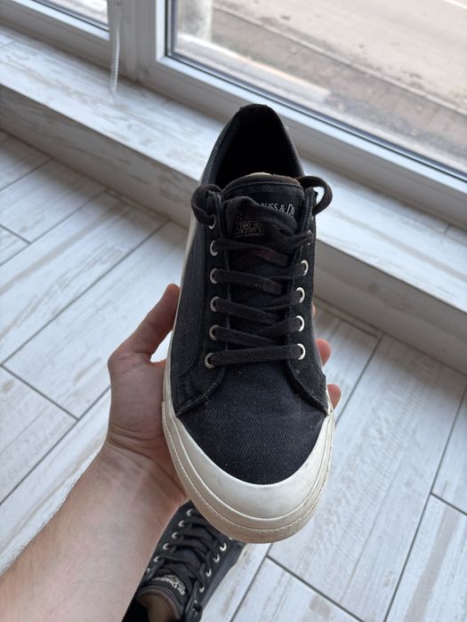 Продаю кеди Levis