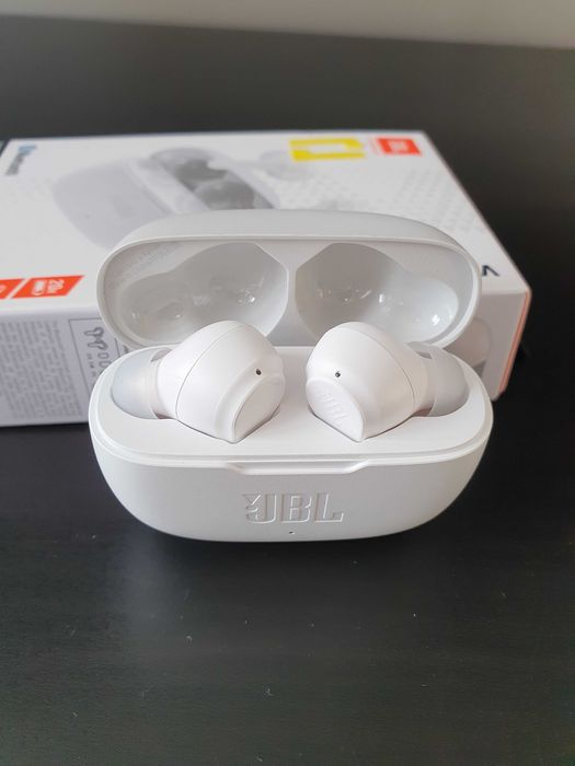 Продам Навушники JBL