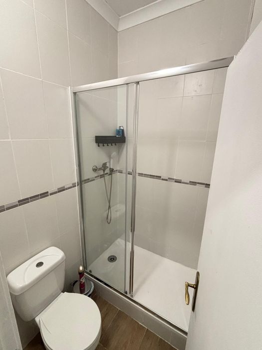 Quarto compartilhado para arrendar