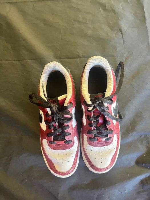 Air force 1 vermelho preto e branco