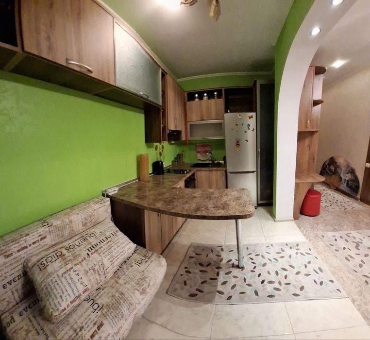 Простора однокімнатна квартира біля моря з ремонтом