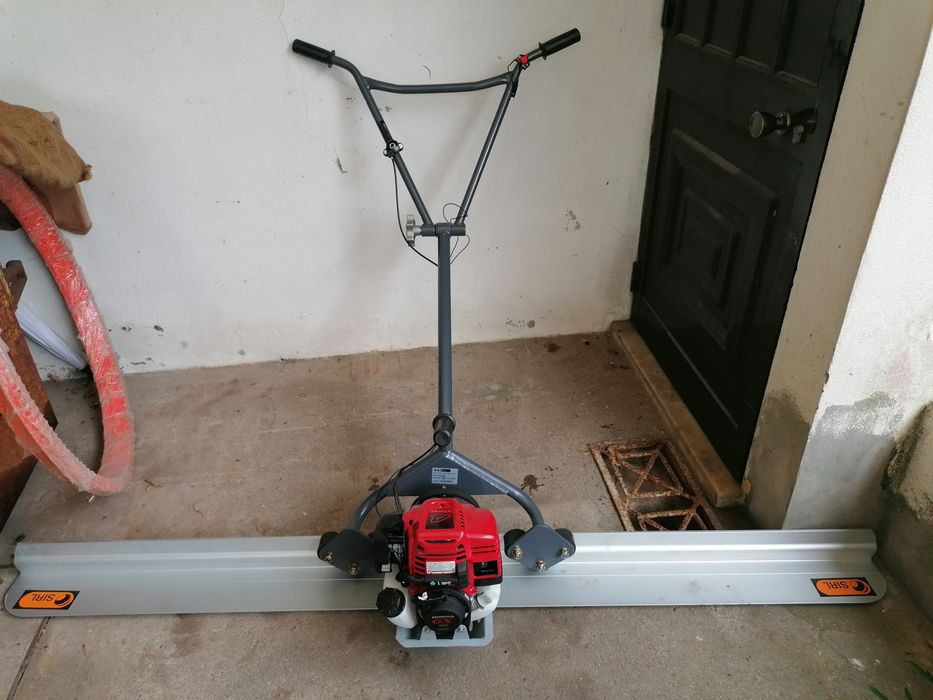 Régua vibratória a gasolina com motor honda nova