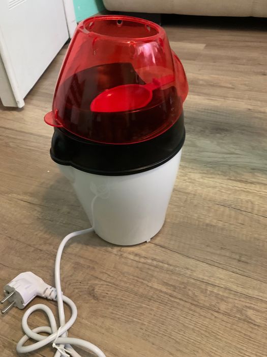 Апарат для приготування попкорну RUSSELL HOBBS