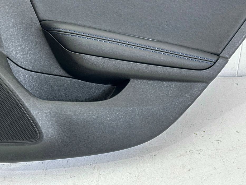 Farda / Quartela Trás Direita / Esquerda - Renault Megane IV (2016)