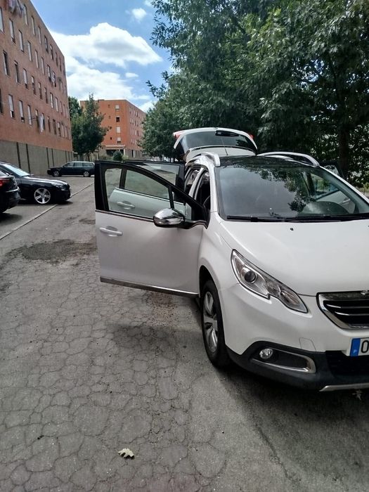 Peugeot 2008 usado quase novo