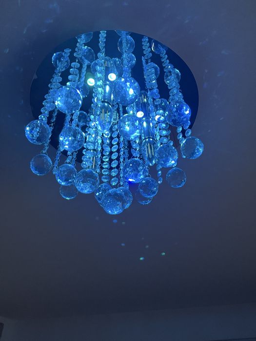 Lampa sufitowa(plafon)z pilotem i zarówkami led + podswietlenie RGB