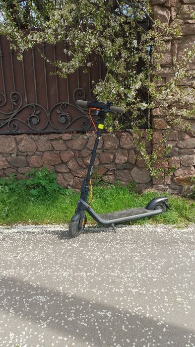 Електросамокат Ninebot KickScooter