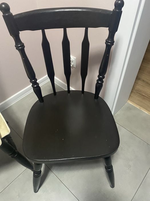 Krzesla drewniane  4 sztuki