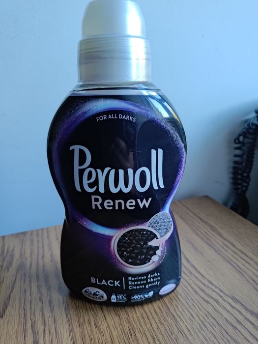 Perwoll płyn do prania ciemnych ubrań