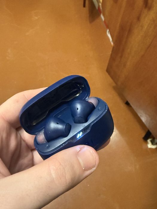 Наушники-вкладыши JBL Wireless TWS