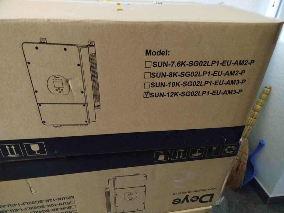 Гібридний інвертор 12 квт Deye SUN-12K-SG02LP1-EU-AM3 Wi-Fi (12 кВт, 1