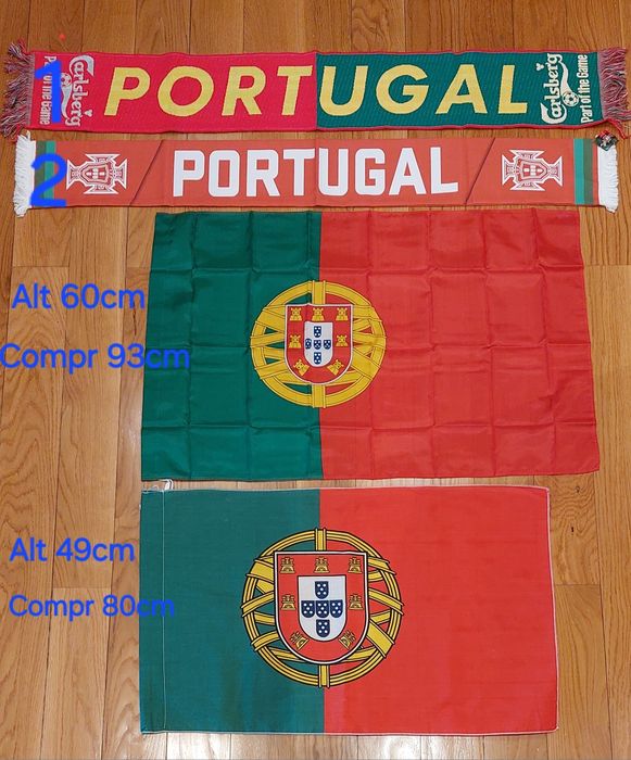 Cachecóis, bandeiras e camisolas de Portugal