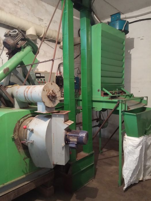 Продам комплект обладнання для виробництва комбікормів