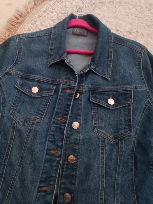 Продаю жіночу джинсову куртку