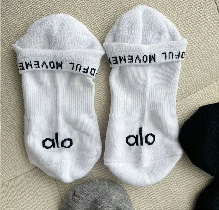 Повʼязка Alo yoga