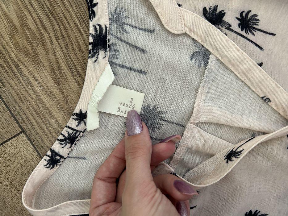 Pudrowa bluzka w palmy H&M 34