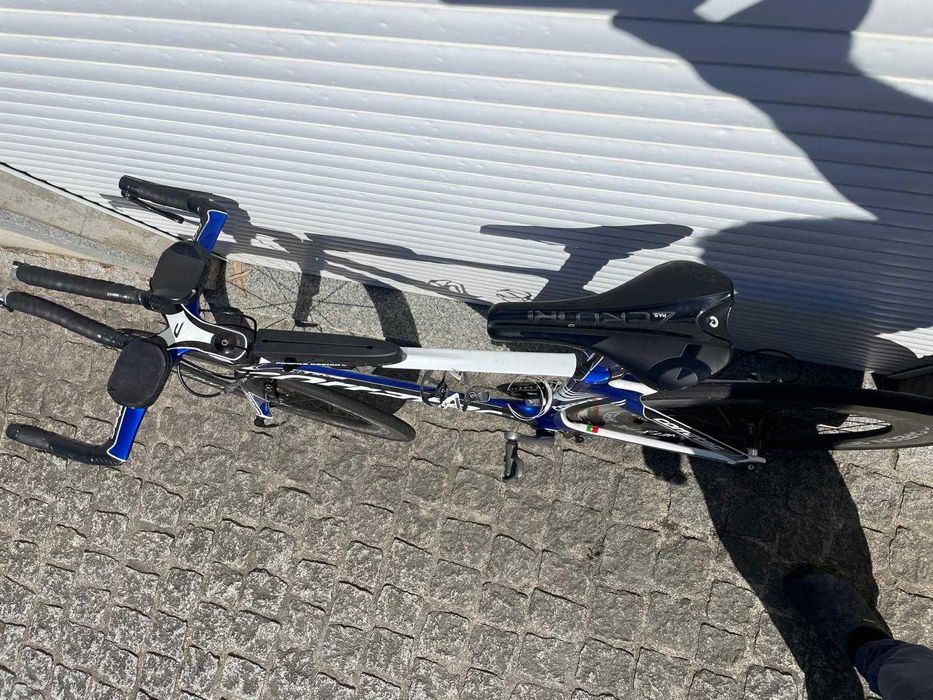 Bicicleta contra relogio Corratec Rodas de Carbono