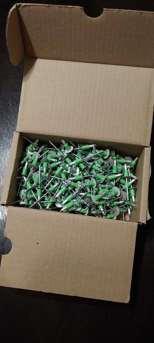 Заклепки Equitone Uni -river для вентилируемого фасада.