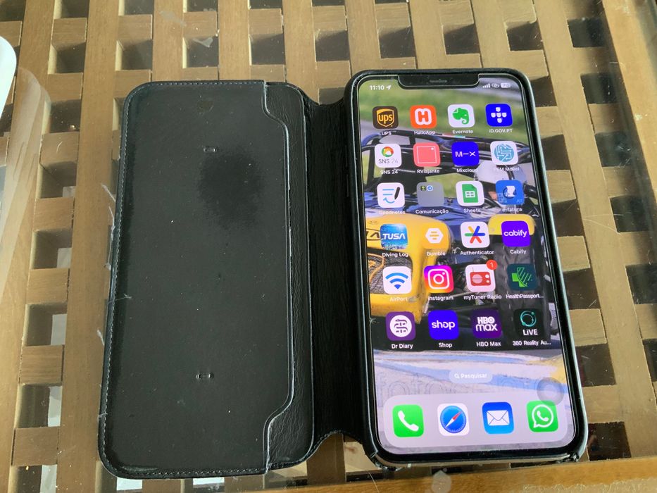 IPhone 11 Pro Max 512 GB com extras