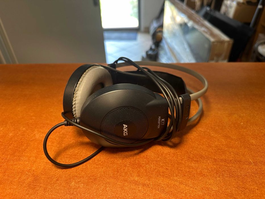 Słuchawki nauszne AKG K77