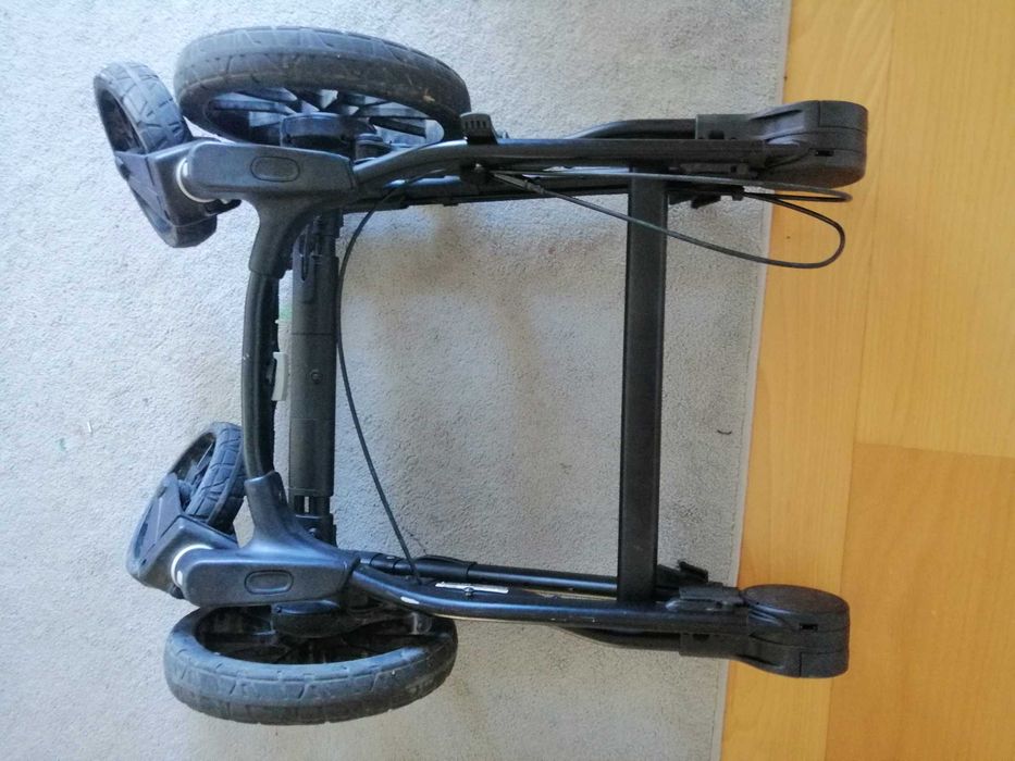 Carrinho Gémeos Babyjogger OFERTA de um adaptador para ovo.