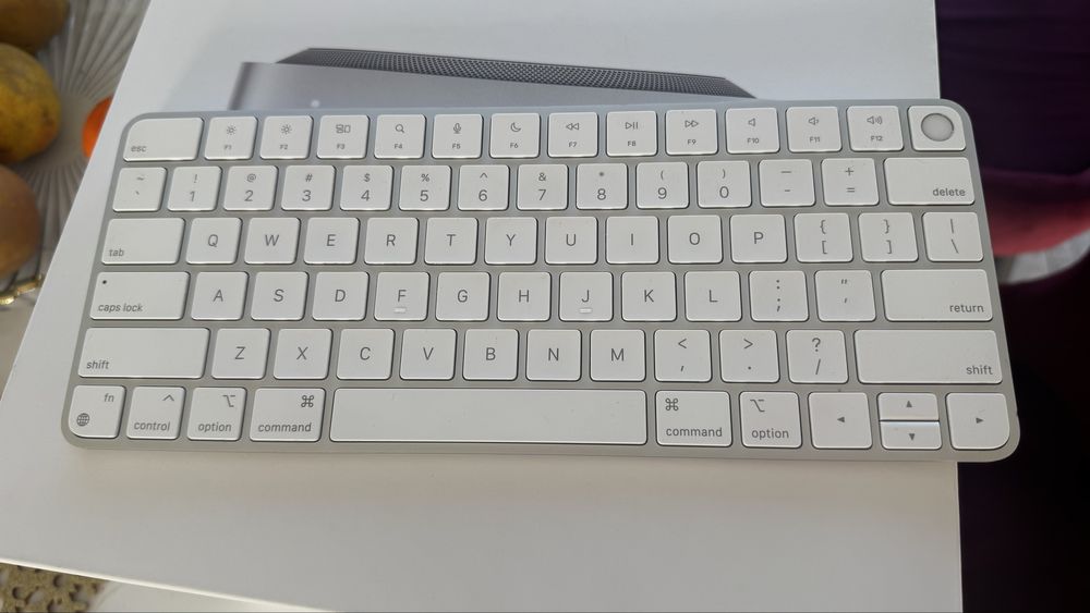 Apple Mac Studio M2 Max 12-core + 38-core GPU/64GB RAM/1TB SSD