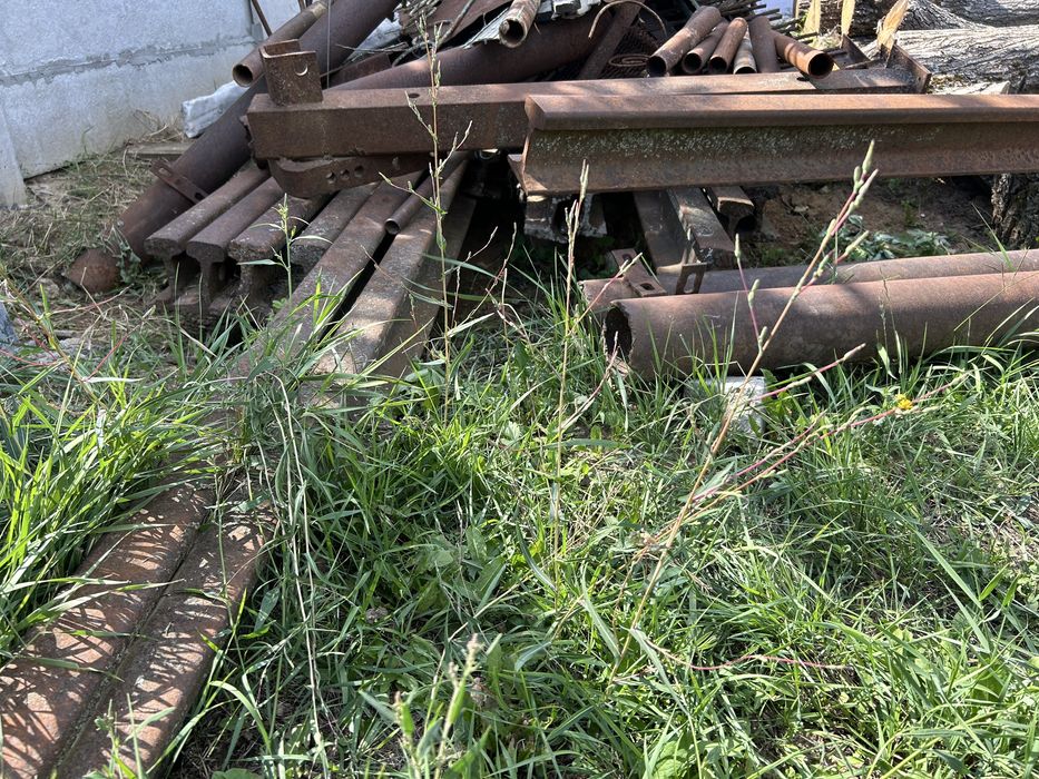 Продам рельси та залізобетонні стовпи