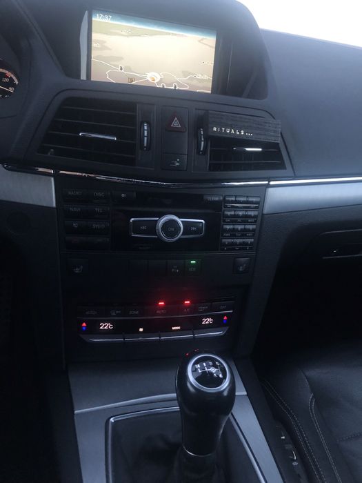 Mercedes-benz E220 Coupe