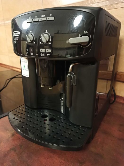 Ekspres ciśnieniowy DeLonghi Caffe Corso Esam2600 czarny