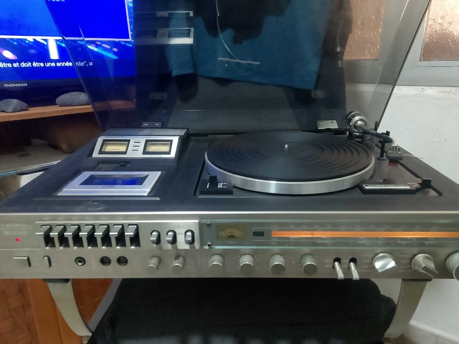 Gira discos vinyl  ...k7 e radio