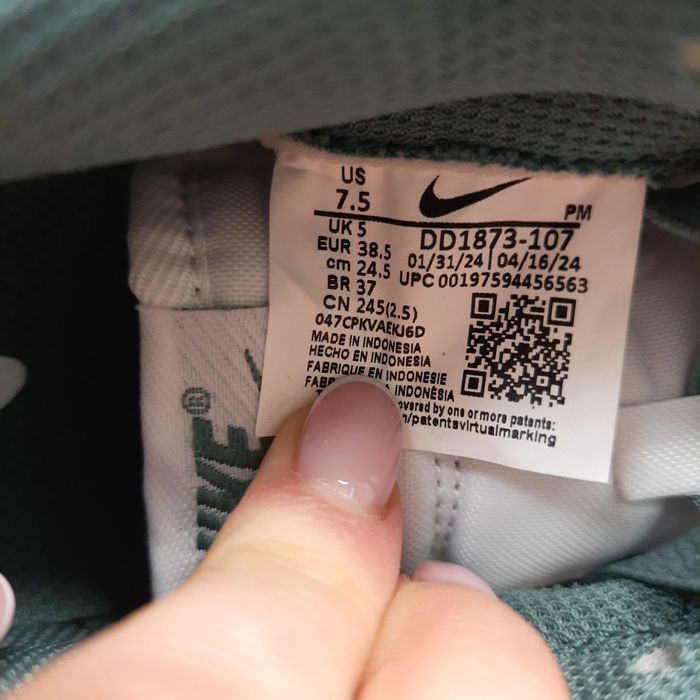 Оригінальні жіночі кросівки NIKE DUNK LOW WHITE/GREEN DD1873-107