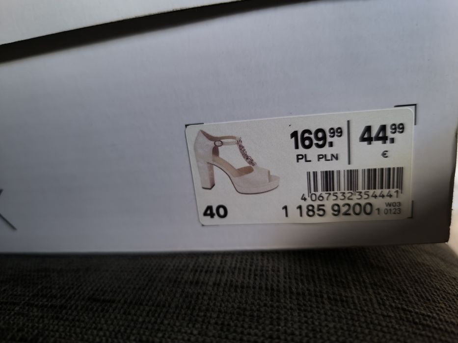 Nowe buty ślubne