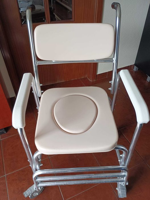 Cadeira sanitária