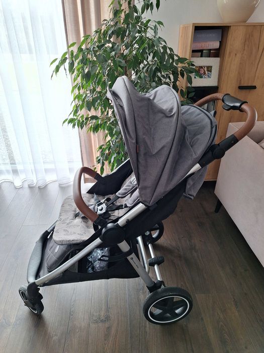 Wózek Petite&mars Royal | Używany | Bogate wyposażenie + akcesoria