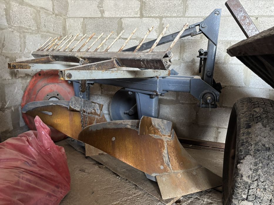 Плуг 2.35 Bomet Польського виробництва