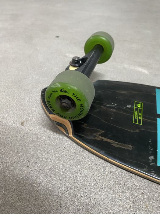 Skate carver (surfskate carver) da Quicksilver em muito bom estado