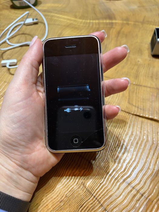 Iphone 4 и Iphone 2g