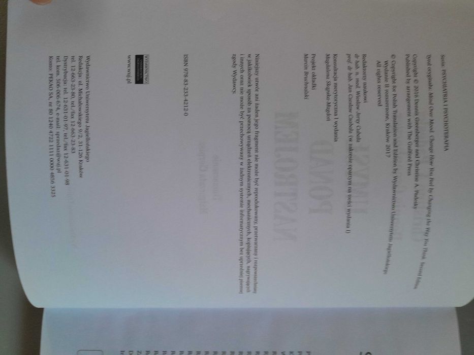 Umysł ponad nastrojem. Zmień nastrój poprzez zmianę sposobu myślenia