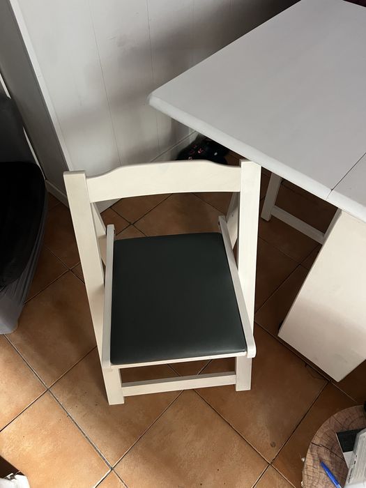 Mesa Dobravel com 4 Cadeiras