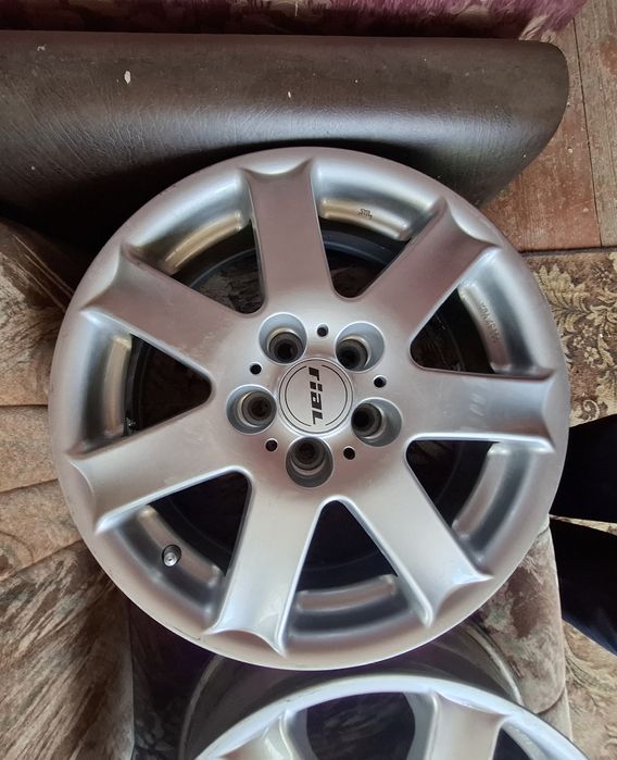 Диски титани в гарному стані