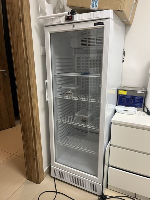 Lodówka (szafa chłodnicza)