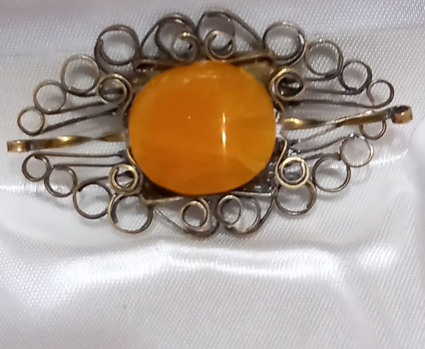 Янтарные  винтажные украшения