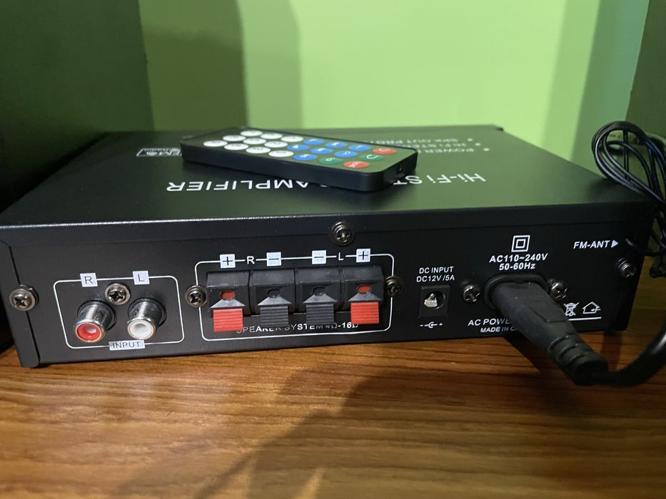 Radio z Bluetooth i kolumnami
