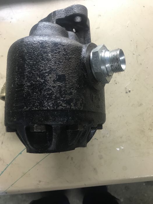 Duas bombas de hidraulicos